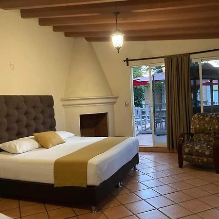 Casa Maria Emilia Hotel Куернавака Екстериор снимка